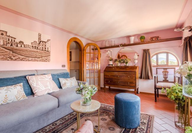 Lägenhet i Lucca - Panoramic penthouse with views and elevator in Lucca Lägenhet i Lucca - Panoramic penthouse with views and elevator in Lucca