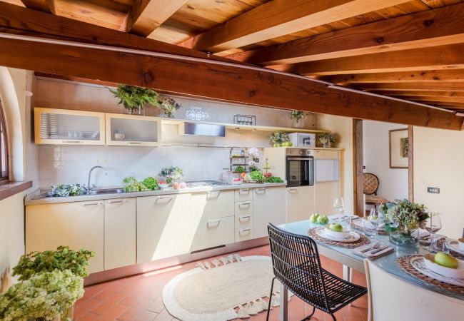 Lägenhet i Lucca - Panoramic penthouse with views and elevator in Lucca Lägenhet i Lucca - Panoramic penthouse with views and elevator in Lucca