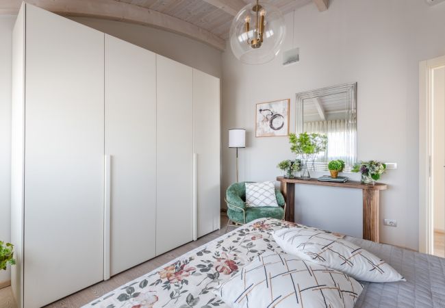 Lägenhet i Lucca - Modern Panoramic Loft with Terrace, Elevator, Parking Lägenhet i Lucca - Modern Panoramic Loft with Terrace, Elevator, Parking