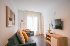 Lägenhet i Madrid -  Amplio Apartamento con Balcón en Calle Santa Engracia, Chamberí  