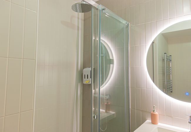 Studio i Madrid - El Capricho: Tu Refugio en Madrid con Encanto y Tranquilidad Studio i Madrid - El Capricho: Tu Refugio en Madrid con Encanto y Tranquilidad