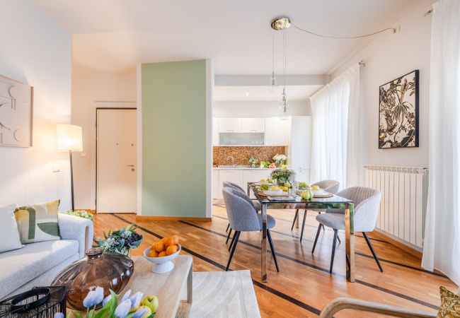 Lägenhet i Lucca - The City Terrace Apartment: smart 2 bedrooms in Lucca Lägenhet i Lucca - The City Terrace Apartment: smart 2 bedrooms in Lucca