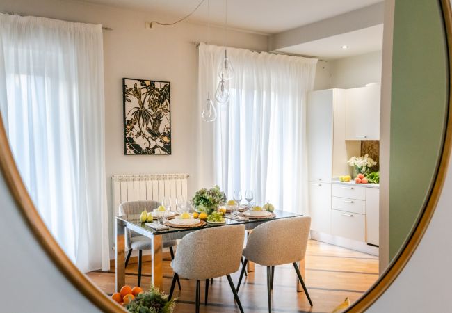 Lägenhet i Lucca - The City Terrace Apartment: smart 2 bedrooms in Lucca Lägenhet i Lucca - The City Terrace Apartment: smart 2 bedrooms in Lucca