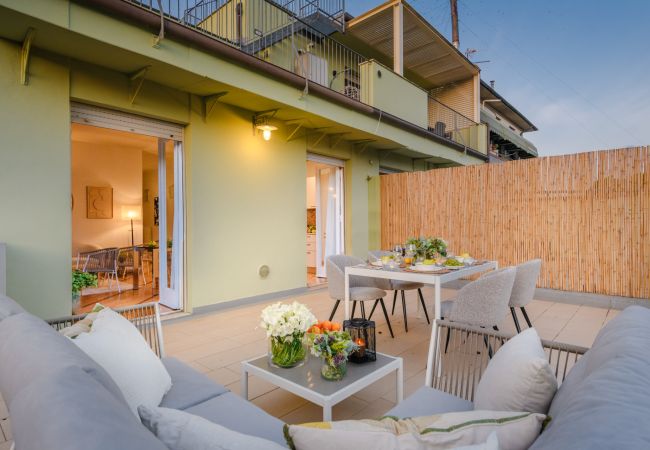 Lägenhet i Lucca - The City Terrace Apartment: smart 2 bedrooms in Lucca Lägenhet i Lucca - The City Terrace Apartment: smart 2 bedrooms in Lucca
