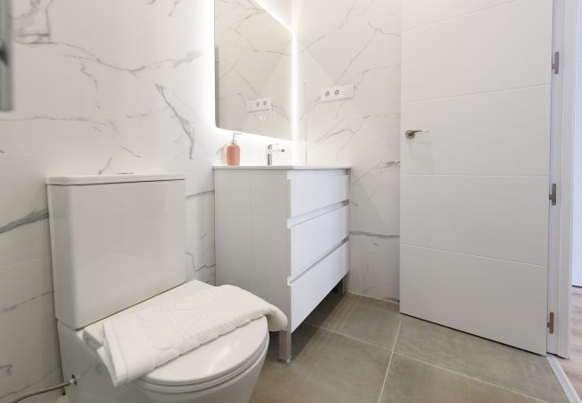 Lägenhet i Madrid - Elegancia y Funcionalidad en San Bernardo: Piso con Baños en Suite Lägenhet i Madrid - Elegancia y Funcionalidad en San Bernardo: Piso con Baños en Suite
