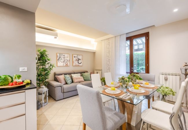 Lägenhet i Lucca - Smart Apartment with Outdoor and Private Parking Lägenhet i Lucca - Smart Apartment with Outdoor and Private Parking