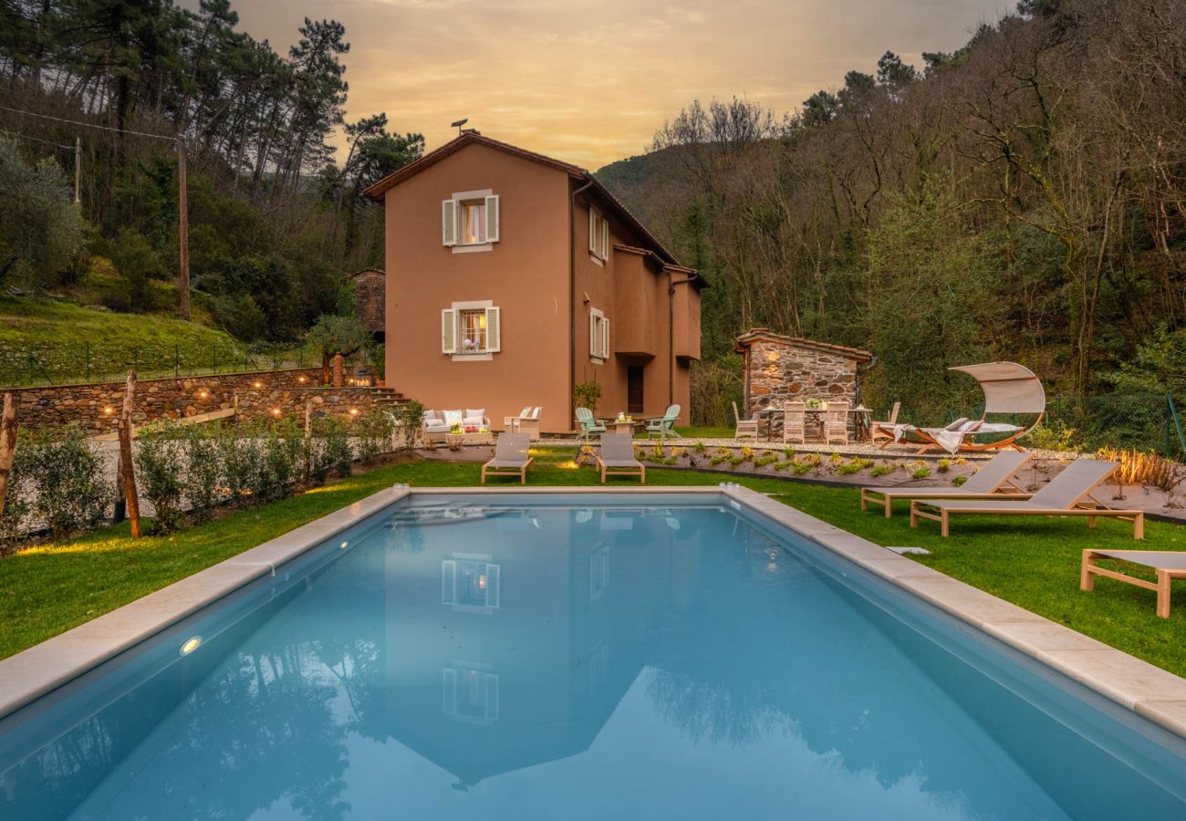 Villa i Santa Maria del giudice - Escape to Tuscany: serene farmhouse with pool & views