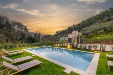 Villa i Santa Maria del giudice - Escape to Tuscany: serene farmhouse with pool & views