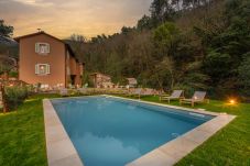 Villa i Santa Maria del giudice - Escape to Tuscany: serene farmhouse with pool & views