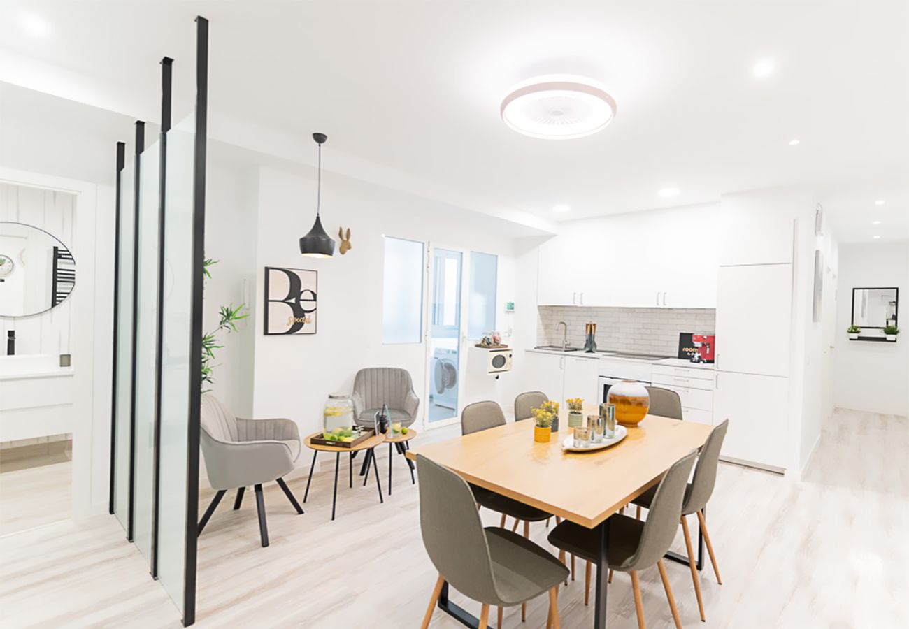 Hyra rum i Madrid - New York: habitación con confort, comodidad y áreas compartidas Chamartín – Temporal  Hyra rum i Madrid - New York: habitación con confort, comodidad y áreas compartidas Chamartín – Temporal