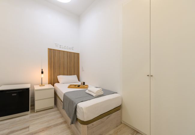 Hyra rum i Madrid - Singapur: habitación con comodidad y zonas compartidas Gran Vía-Madrid.Temporal Hyra rum i Madrid - Singapur: habitación con comodidad y zonas compartidas Gran Vía-Madrid.Temporal
