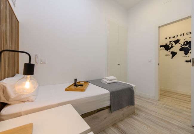 Hyra rum i Madrid - Singapur: habitación con comodidad y zonas compartidas Gran Vía-Madrid.Temporal Hyra rum i Madrid - Singapur: habitación con comodidad y zonas compartidas Gran Vía-Madrid.Temporal