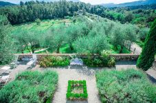 Villa i Lucca - Romantic Farmhouse with Oversize Panoramic Pool