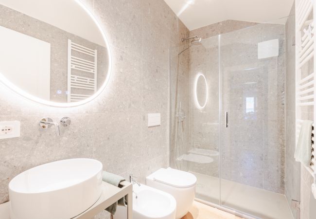 Lägenhet i Lucca - Luxury 2 Bedrooms 2 Bathrooms Penthouse, Elevator Lägenhet i Lucca - Luxury 2 Bedrooms 2 Bathrooms Penthouse, Elevator