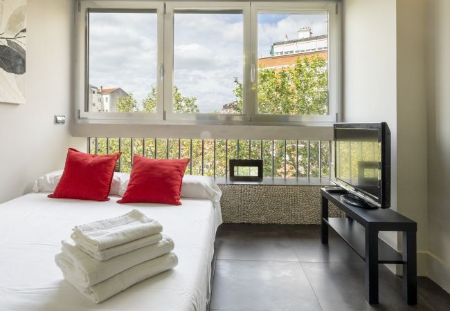 Lägenhet i Madrid - Alquiler Mensual en Madrid – Piso Exterior con 1 Dormitorio + Estudio y 2 Baños.Temporal Lägenhet i Madrid - Alquiler Mensual en Madrid – Piso Exterior con 1 Dormitorio + Estudio y 2 Baños.Temporal