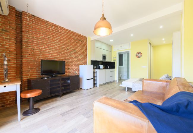 Studio i Madrid - Estudio con balcón – Todo lo que necesitas para una estancia perfecta en Madrid. Temporal Studio i Madrid - Estudio con balcón – Todo lo que necesitas para una estancia perfecta en Madrid. Temporal