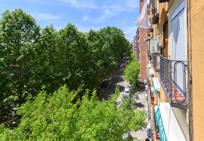 Studio i Madrid - Estudio con balcón – Todo lo que necesitas para una estancia perfecta en Madrid. Temporal Studio i Madrid - Estudio con balcón – Todo lo que necesitas para una estancia perfecta en Madrid. Temporal