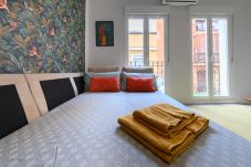 Lägenhet i Madrid - Piso de 2 dormitorios con balcón en Madrid