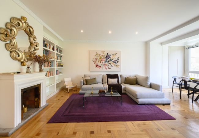  i Madrid - Piso de 3 dormitorios +  2 Baños  y estudio con cocina desayunador en el corazón de Madrid