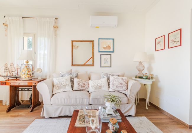 Villa i Massarosa - Smart and Convenient Sea View Villa with Pool in Lucca Villa i Massarosa - Smart and Convenient Sea View Villa with Pool in Lucca