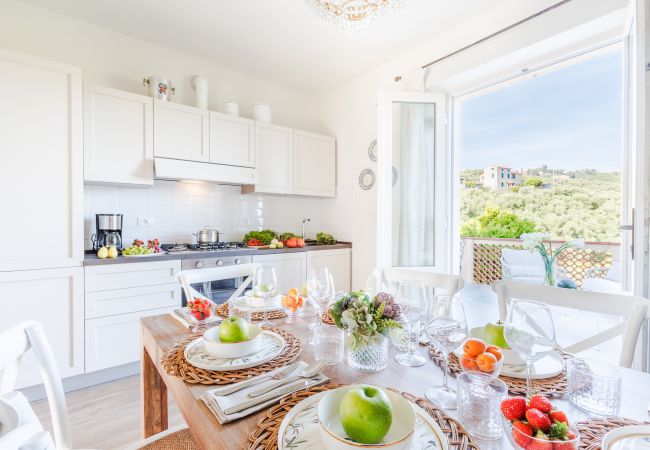 Villa i Massarosa - Smart and Convenient Sea View Villa with Pool in Lucca Villa i Massarosa - Smart and Convenient Sea View Villa with Pool in Lucca
