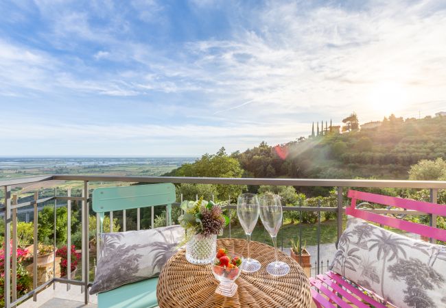 Villa i Massarosa - Smart and Convenient Sea View Villa with Pool in Lucca Villa i Massarosa - Smart and Convenient Sea View Villa with Pool in Lucca