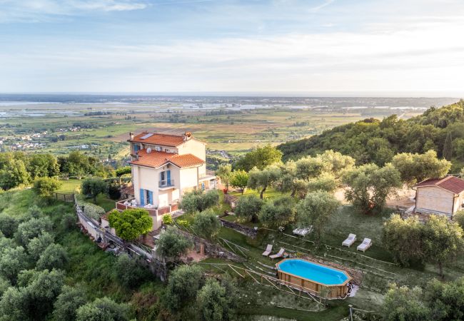 Villa i Massarosa - Smart and Convenient Sea View Villa with Pool in Lucca Villa i Massarosa - Smart and Convenient Sea View Villa with Pool in Lucca