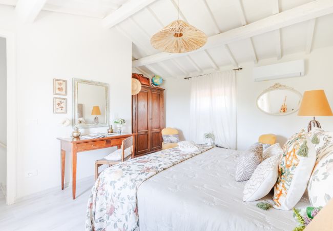 Villa i Massarosa - Smart and Convenient Sea View Villa with Pool in Lucca Villa i Massarosa - Smart and Convenient Sea View Villa with Pool in Lucca