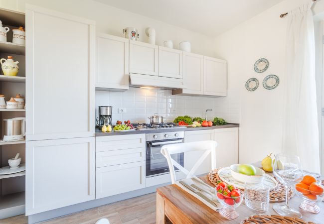 Villa i Massarosa - Smart and Convenient Sea View Villa with Pool in Lucca Villa i Massarosa - Smart and Convenient Sea View Villa with Pool in Lucca