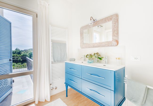 Villa i Massarosa - Smart and Convenient Sea View Villa with Pool in Lucca Villa i Massarosa - Smart and Convenient Sea View Villa with Pool in Lucca