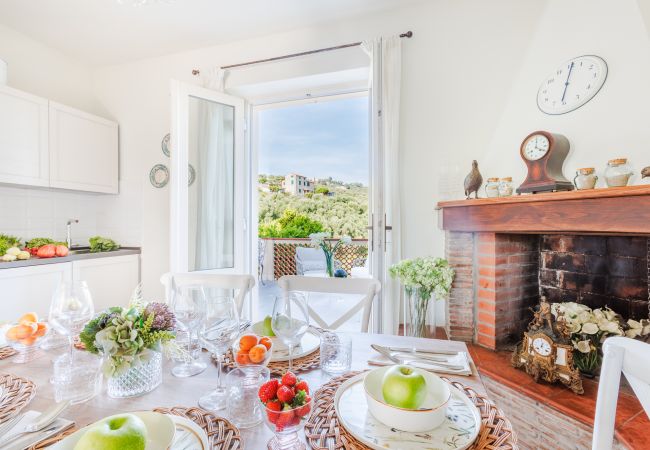 Villa i Massarosa - Smart and Convenient Sea View Villa with Pool in Lucca Villa i Massarosa - Smart and Convenient Sea View Villa with Pool in Lucca