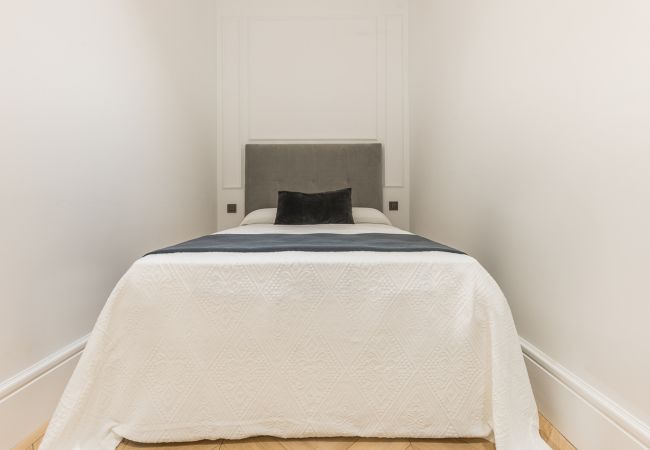 Lägenhet i Madrid - Exclusivo Piso de Lujo en el Barrio de Salamanca – Elegancia y Confort en el Corazón de Madrid .Temporal  Lägenhet i Madrid - Exclusivo Piso de Lujo en el Barrio de Salamanca – Elegancia y Confort en el Corazón de Madrid .Temporal