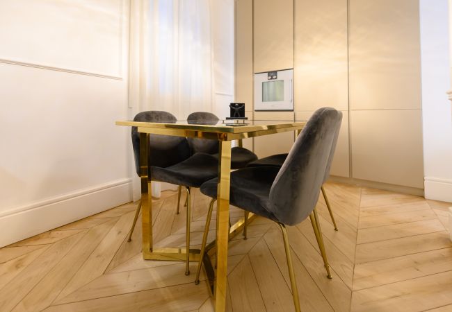 Lägenhet i Madrid - Exclusivo Piso de Lujo en el Barrio de Salamanca – Elegancia y Confort en el Corazón de Madrid .Temporal  Lägenhet i Madrid - Exclusivo Piso de Lujo en el Barrio de Salamanca – Elegancia y Confort en el Corazón de Madrid .Temporal