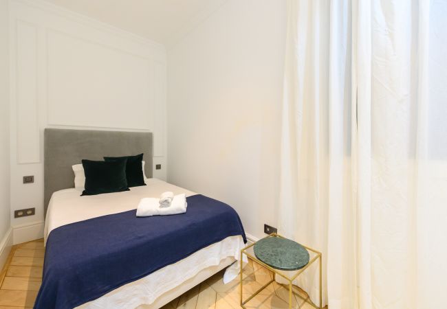 Lägenhet i Madrid - Exclusivo Piso de Lujo en el Barrio de Salamanca – Elegancia y Confort en el Corazón de Madrid .Temporal  Lägenhet i Madrid - Exclusivo Piso de Lujo en el Barrio de Salamanca – Elegancia y Confort en el Corazón de Madrid .Temporal