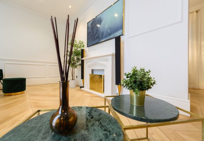 Lägenhet i Madrid - Exclusivo Piso de Lujo en el Barrio de Salamanca – Elegancia y Confort en el Corazón de Madrid .Temporal  Lägenhet i Madrid - Exclusivo Piso de Lujo en el Barrio de Salamanca – Elegancia y Confort en el Corazón de Madrid .Temporal