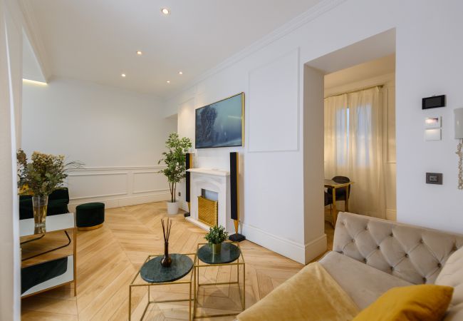 Lägenhet i Madrid - Exclusivo Piso de Lujo en el Barrio de Salamanca – Elegancia y Confort en el Corazón de Madrid .Temporal  Lägenhet i Madrid - Exclusivo Piso de Lujo en el Barrio de Salamanca – Elegancia y Confort en el Corazón de Madrid .Temporal