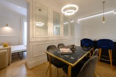 Lägenhet i Madrid - Exclusivo Piso de Lujo en el Barrio de Salamanca – Elegancia y Confort en el Corazón de Madrid