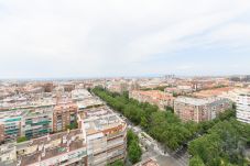 Lägenhet i Madrid - Piso de 2 Dormitorios con Vistas a la Ciudad – Confort y Estilo en Madrid