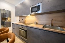 Lägenhet i Madrid - Tu hogar en la ciudad: piso de 3 habitaciones, 3 baños y todo el confort moderno. Madrid