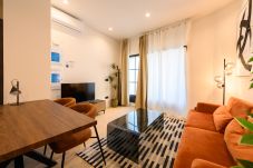 Lägenhet i Madrid - (AGU230) Piso 4 dormitorios y 4 baños en La Latina, Madrid