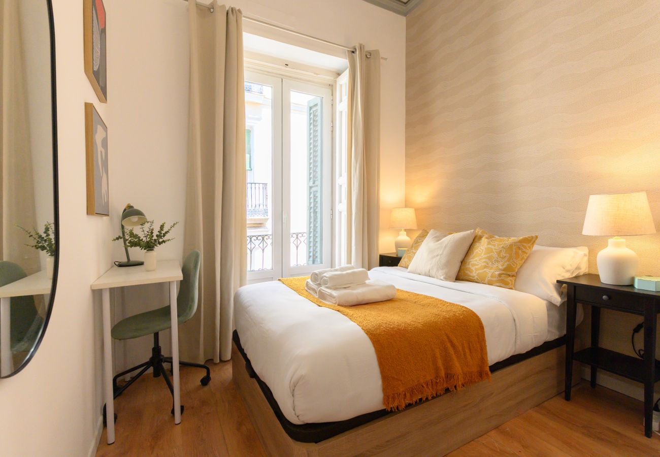 Lägenhet i Madrid - Apartamento de 1 dormitorio con balcón en el corazón de Madrid.Temporal Lägenhet i Madrid - Apartamento de 1 dormitorio con balcón en el corazón de Madrid.Temporal