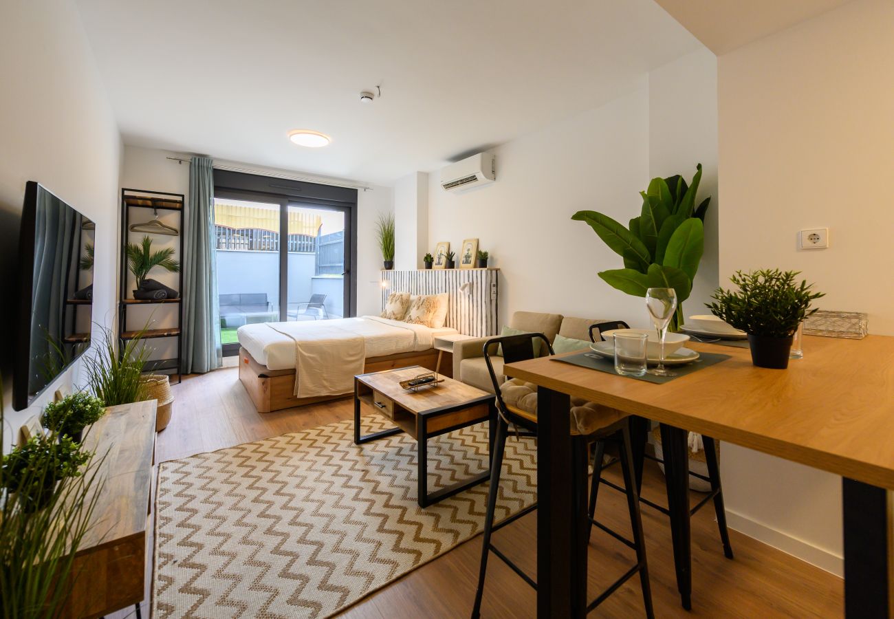 Studio i San Sebastián de los Reyes - Estudio con terraza privada y piscina -gimnasio- coworking en Madrid.Temporal 