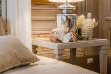 Lägenhet i Lucca -  The Frescoed Tale, A Charming 3 Bedrooms Apartment