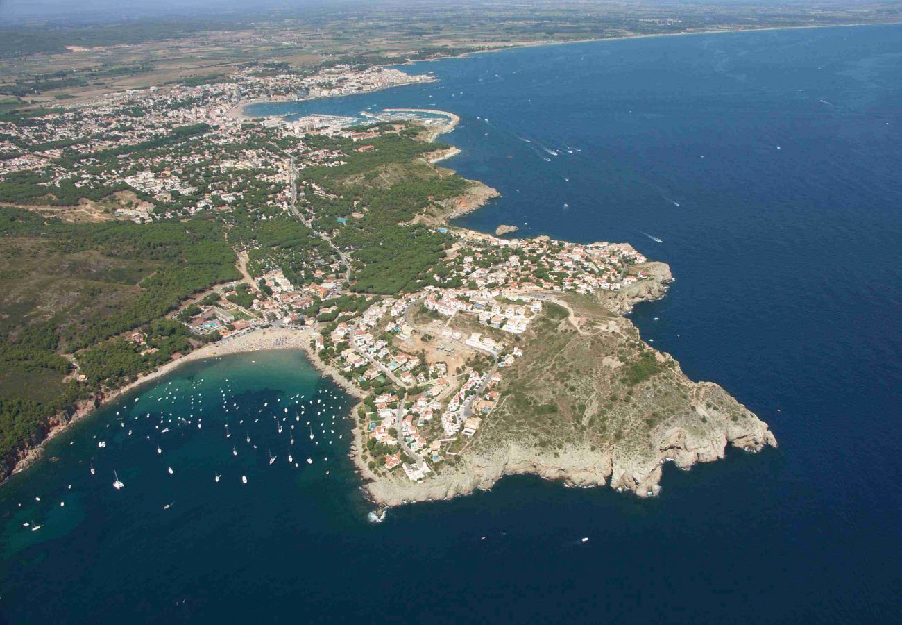 公寓 在 L'Escala - APARTAMENTOS CALA MONTGO 33 公寓 在 L'Escala - APARTAMENTOS CALA MONTGO 33