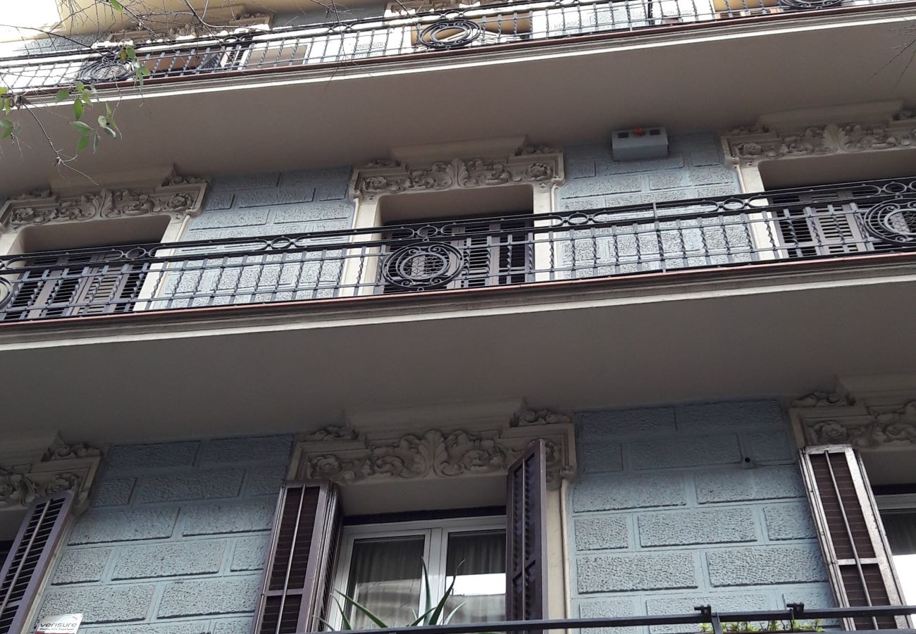 公寓 在 Barcelona - CALABRIA,宽敞,舒适的公寓,非常适合巴塞罗那市中心Eixample的家庭或团体。 公寓 在 Barcelona - CALABRIA,宽敞,舒适的公寓,非常适合巴塞罗那市中心Eixample的家庭或团体。