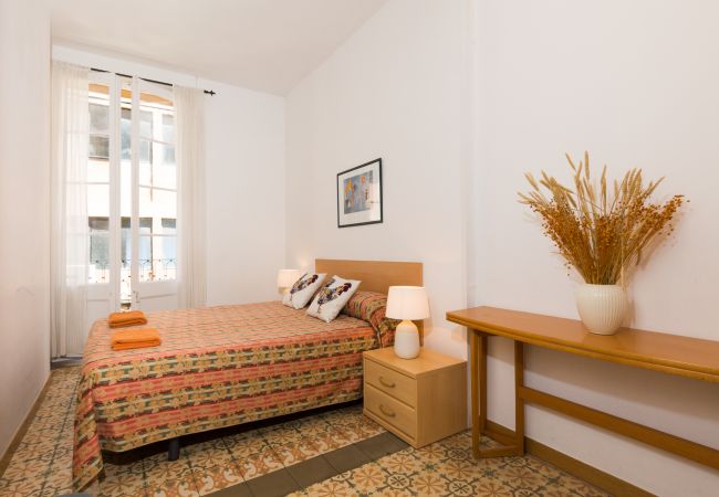  在 Barcelona - GRACIA SANTAGUSTÍ，巴塞罗那，格拉西亚按天出租的3卧室公寓