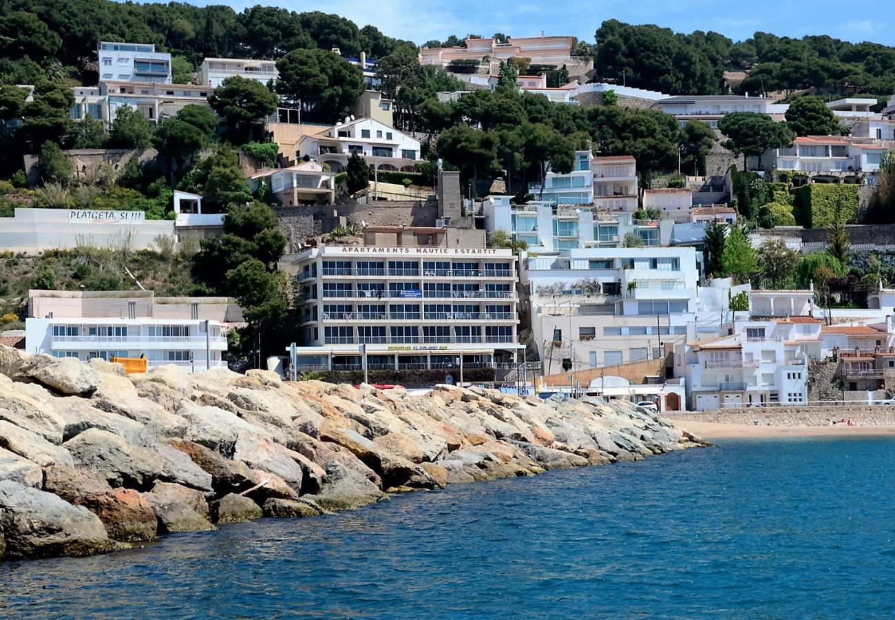 工作室 在 Estartit - NAUTIC ESTUDI BX-4 工作室 在 Estartit - NAUTIC ESTUDI BX-4