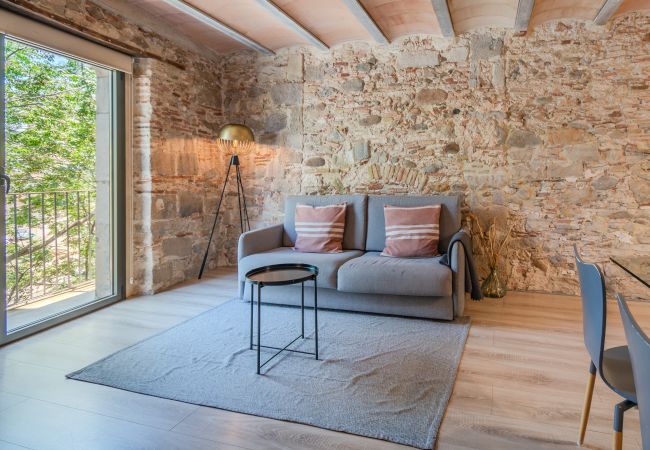 在 Gerona / Girona - Flateli PC 32