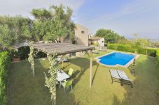 庄园 在 Llubi - Son Burguet espectacular finca tradicional, con piscina privada, gran jardín, terraza y barbacoa