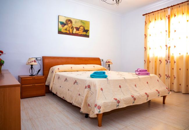 房屋 在 Muro - Marimar 039 fantástica casa ideal grupos con piscina, aire acondicionado, barbacoa y WiFi 房屋 在 Muro - Marimar 039 fantástica casa ideal grupos con piscina, aire acondicionado, barbacoa y WiFi